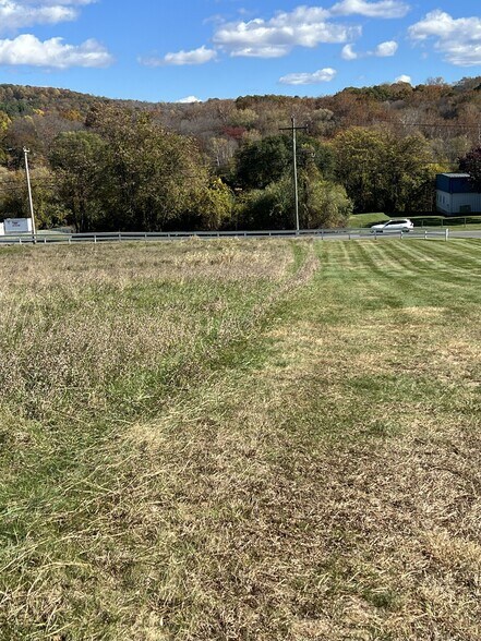 192 Pickett District Rd, New Milford, CT à vendre - Autre – Image 1 sur 3