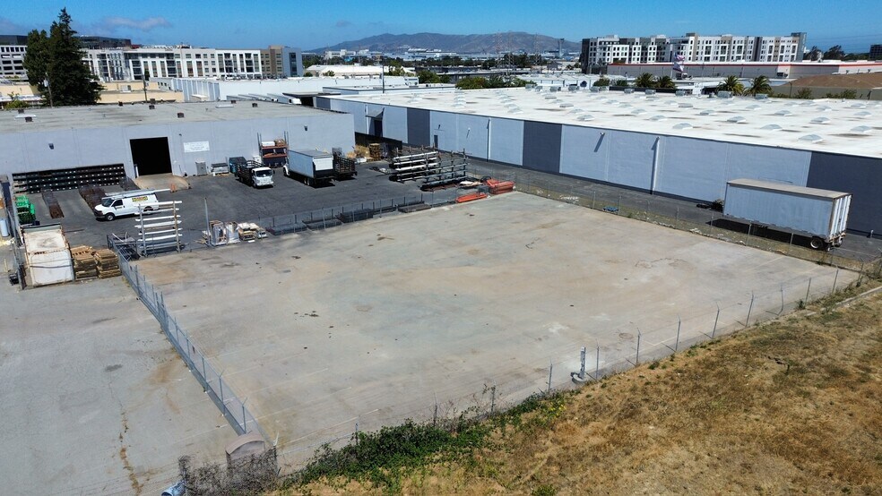 15 Guittard Rd, Burlingame, CA à louer - Photo de l’immeuble – Image 2 sur 11