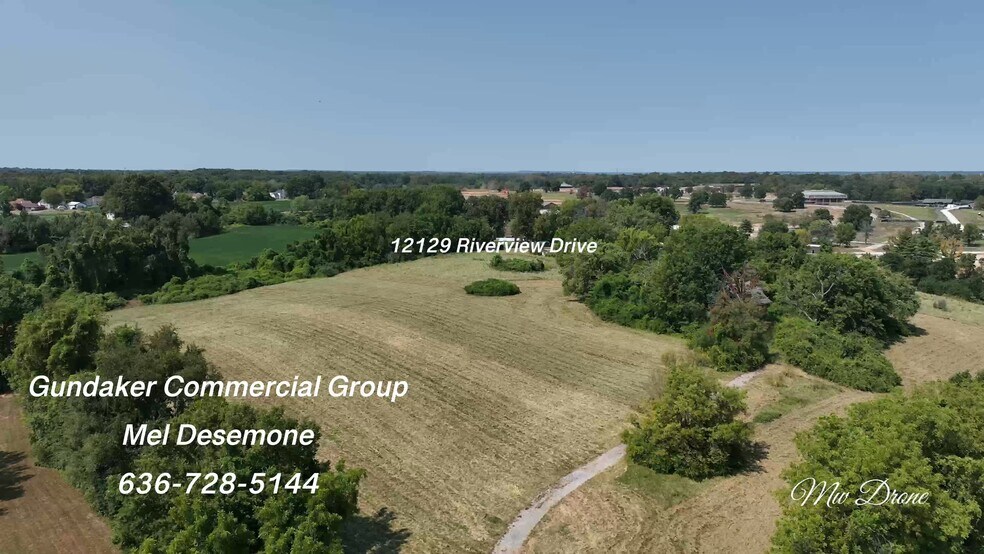 12129 Riverview Dr, Saint Louis, MO à vendre - Vidéo sur l’annonce professionnelle – Image 3 sur 25