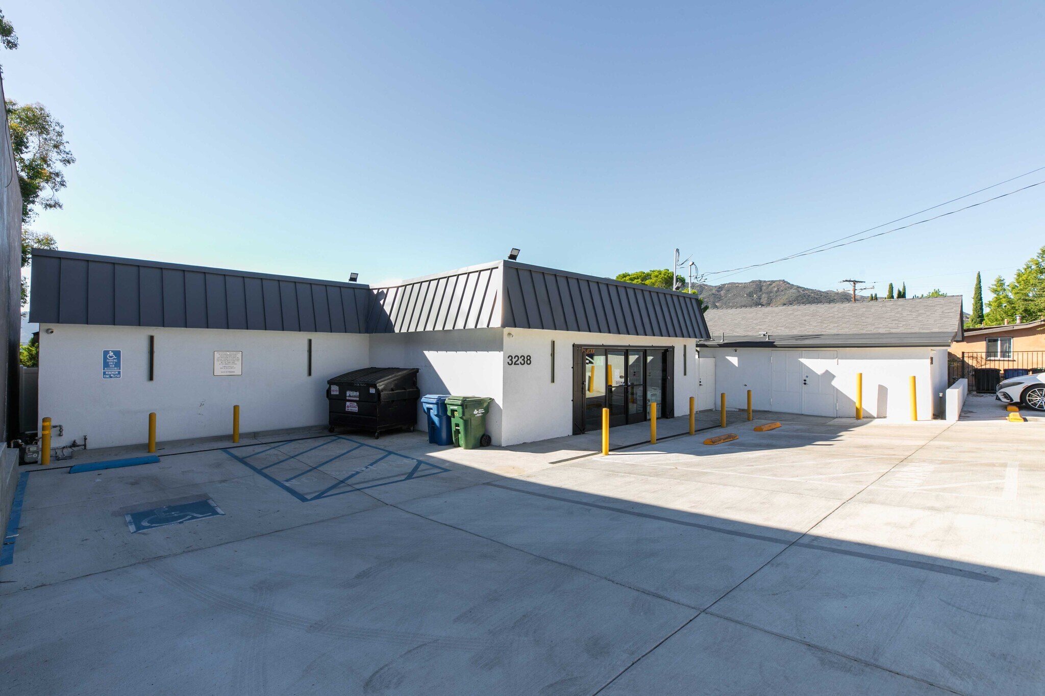 3238 Foothill Blvd, Glendale, CA à vendre Photo de l’immeuble– Image 1 sur 34