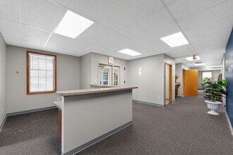 1260 N Post Rd, Indianapolis, IN à louer Photo intérieure– Image 2 sur 7