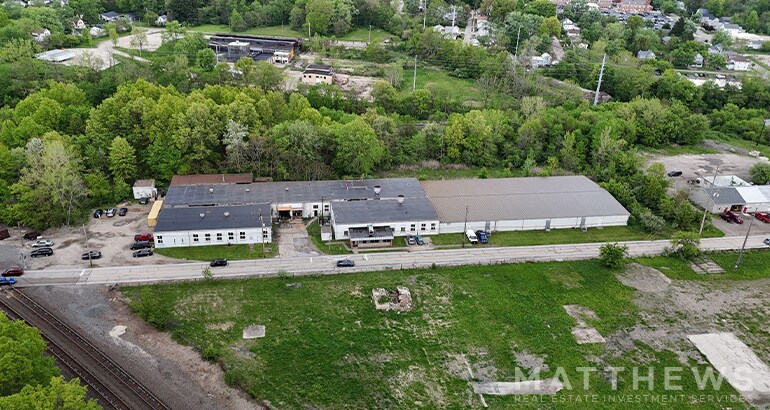 446 W Lake St, Ravenna, OH à vendre - Photo de l’immeuble – Image 2 sur 2