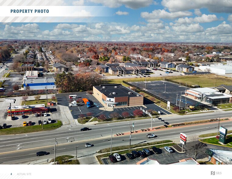 2450 S Reynolds Rd, Toledo, OH à vendre - Photo de l’immeuble – Image 3 sur 9