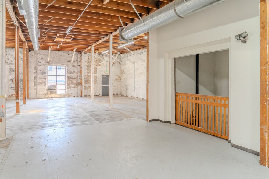 1908 E 7th Pl, Los Angeles, CA à vendre - Photo de l’immeuble – Image 3 sur 9