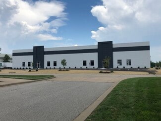 Plus de détails pour 3896 Fountain Lakes Pky E, Saint Charles, MO - Industriel/Logistique à louer