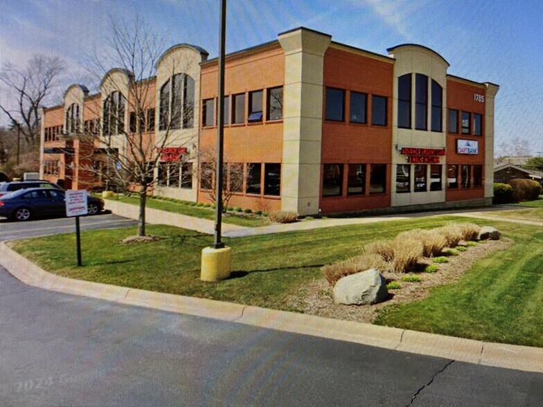 1785 W Stadium Blvd, Ann Arbor, MI à louer - Photo de l’immeuble – Image 3 sur 6