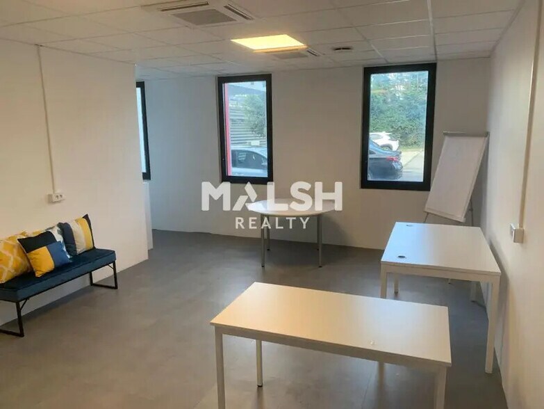 Bureau dans Rillieux-la-Pape à louer - Photo de l’immeuble – Image 2 sur 8