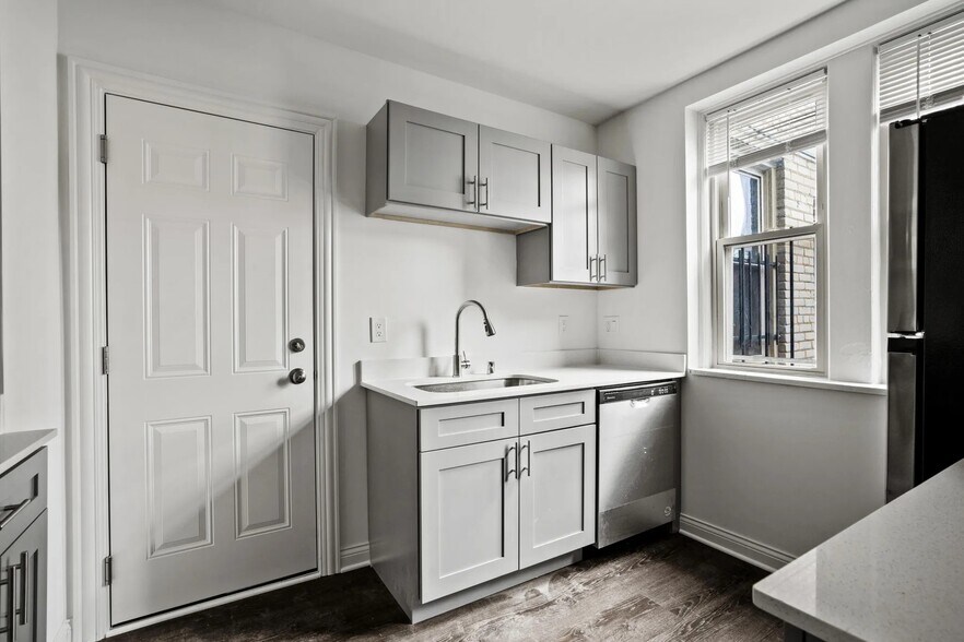 1800 N Farwell Ave, Milwaukee, WI à vendre - Photo intérieure – Image 2 sur 5