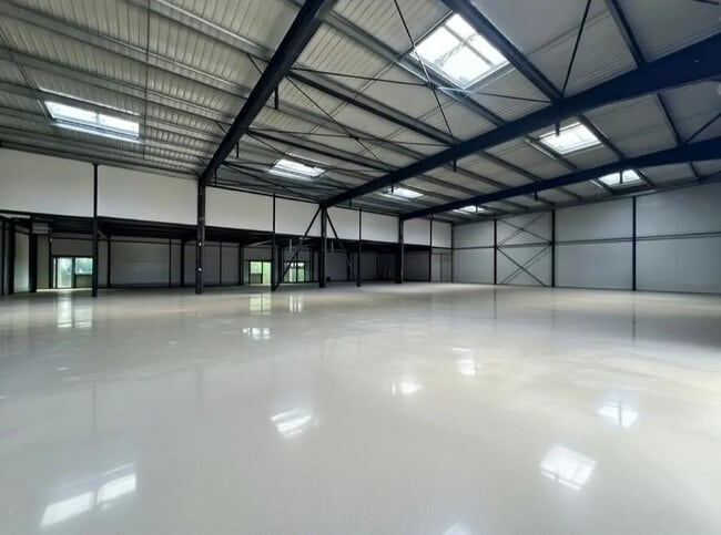 Plus de détails pour 2 Avenue Du Noyer À La Malice, Louvres - Local d’activités à vendre