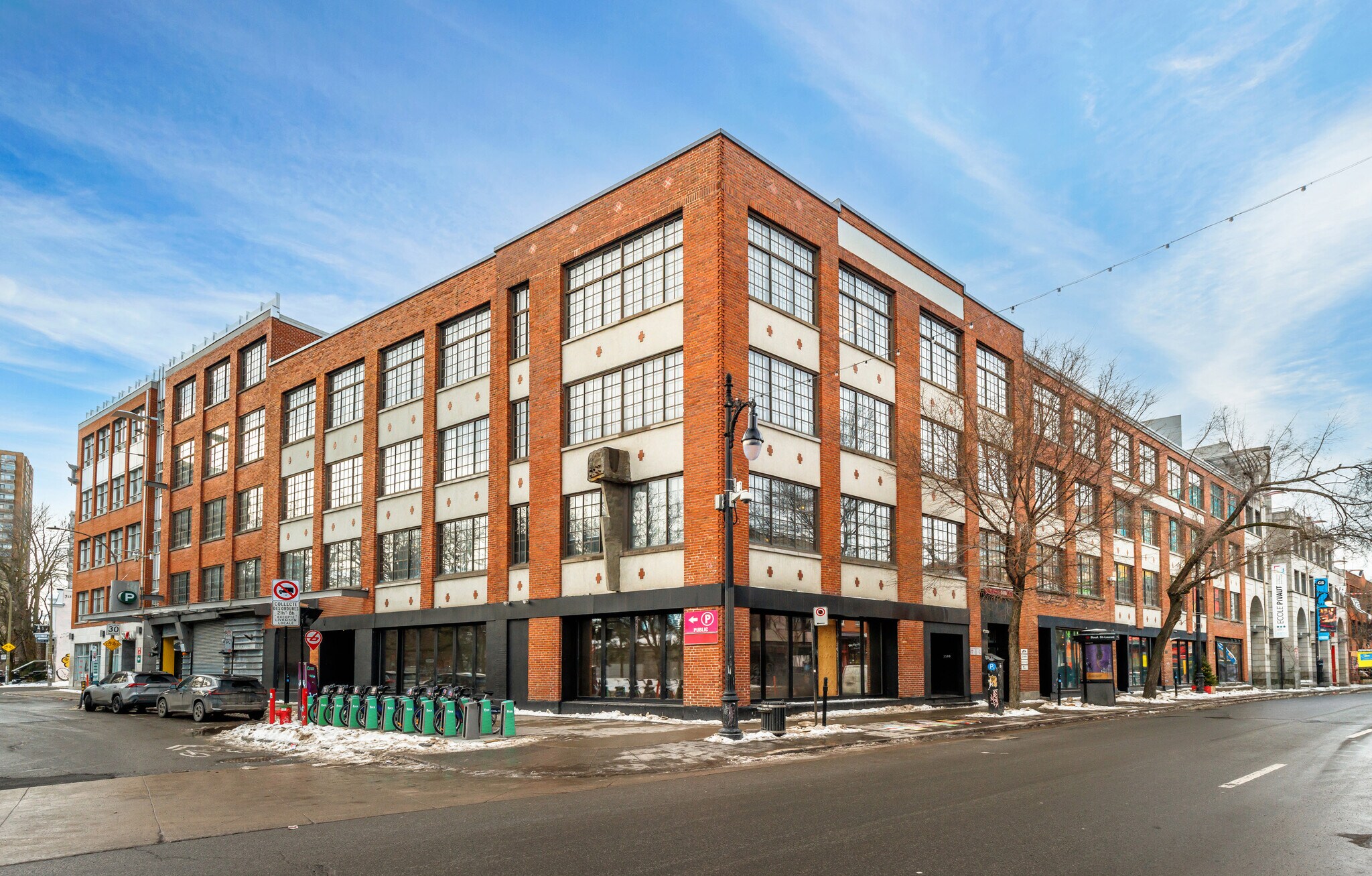 3530-3540 Boul Saint-Laurent, Montréal, QC à louer Photo de l’immeuble– Image 1 sur 11