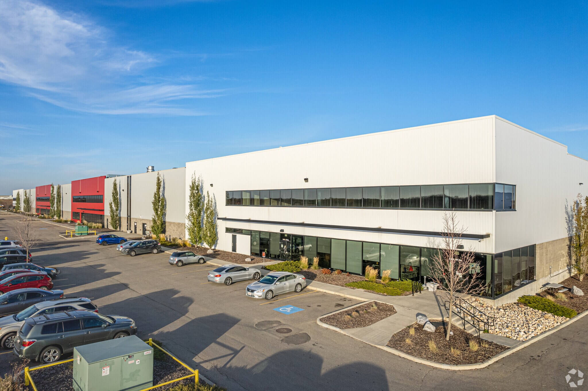 15804-15836 142 St NW, Edmonton, AB à louer Photo principale– Image 1 sur 6