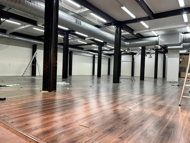 Plus de détails pour Local commercial à vendre