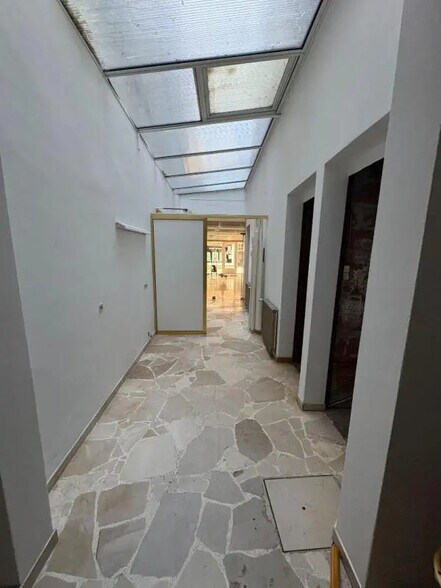 Local d'activités dans La Réole à vendre - Photo de l’immeuble – Image 2 sur 5