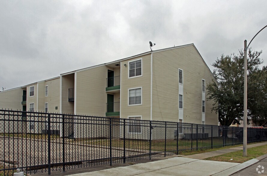 6881 Parc Brittany Blvd, New Orleans, LA à vendre - Photo principale – Image 1 sur 4