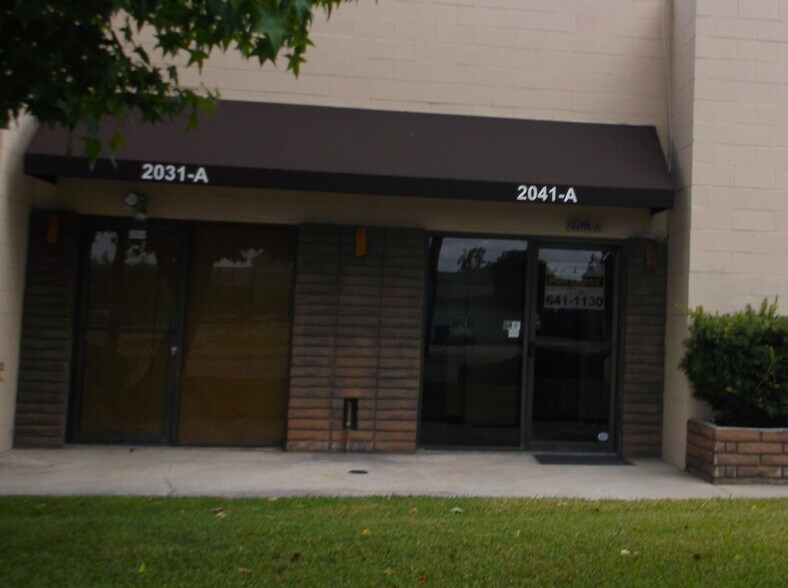 2001 E Gladstone St, Glendora, CA à louer - Photo de l’immeuble – Image 2 sur 5
