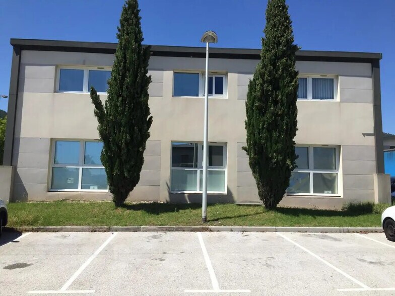 Bureau dans La Valette-du-Var à louer - Photo de l’immeuble – Image 3 sur 5