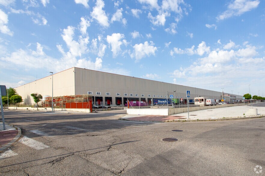 Industriel/Logistique dans Camarma de Esteruelas, Madrid à louer - Photo de l’immeuble – Image 3 sur 13