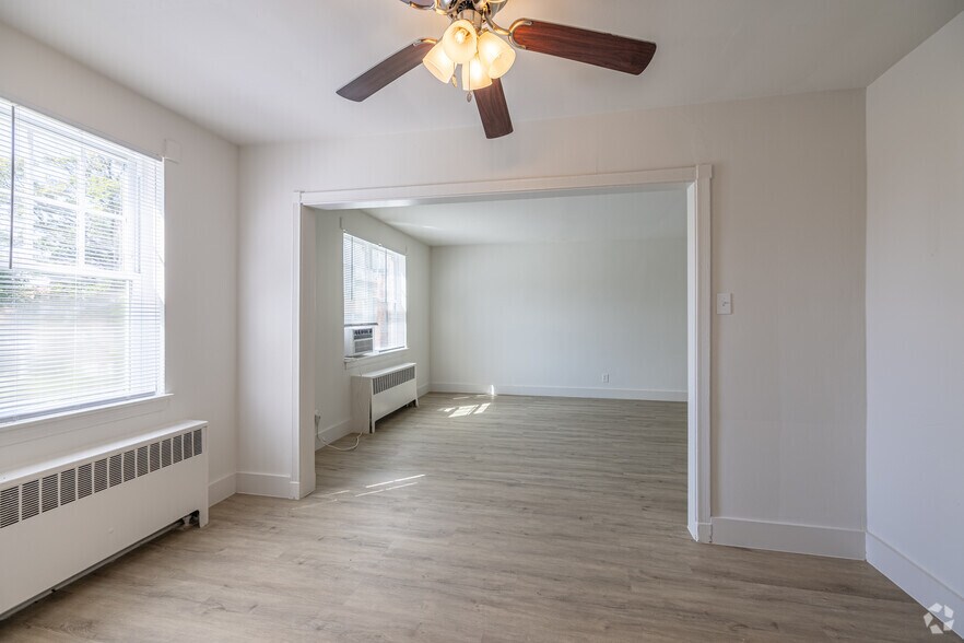 1100 E Ramblewood Rd, Baltimore, MD à vendre - Photo de l’immeuble – Image 3 sur 33