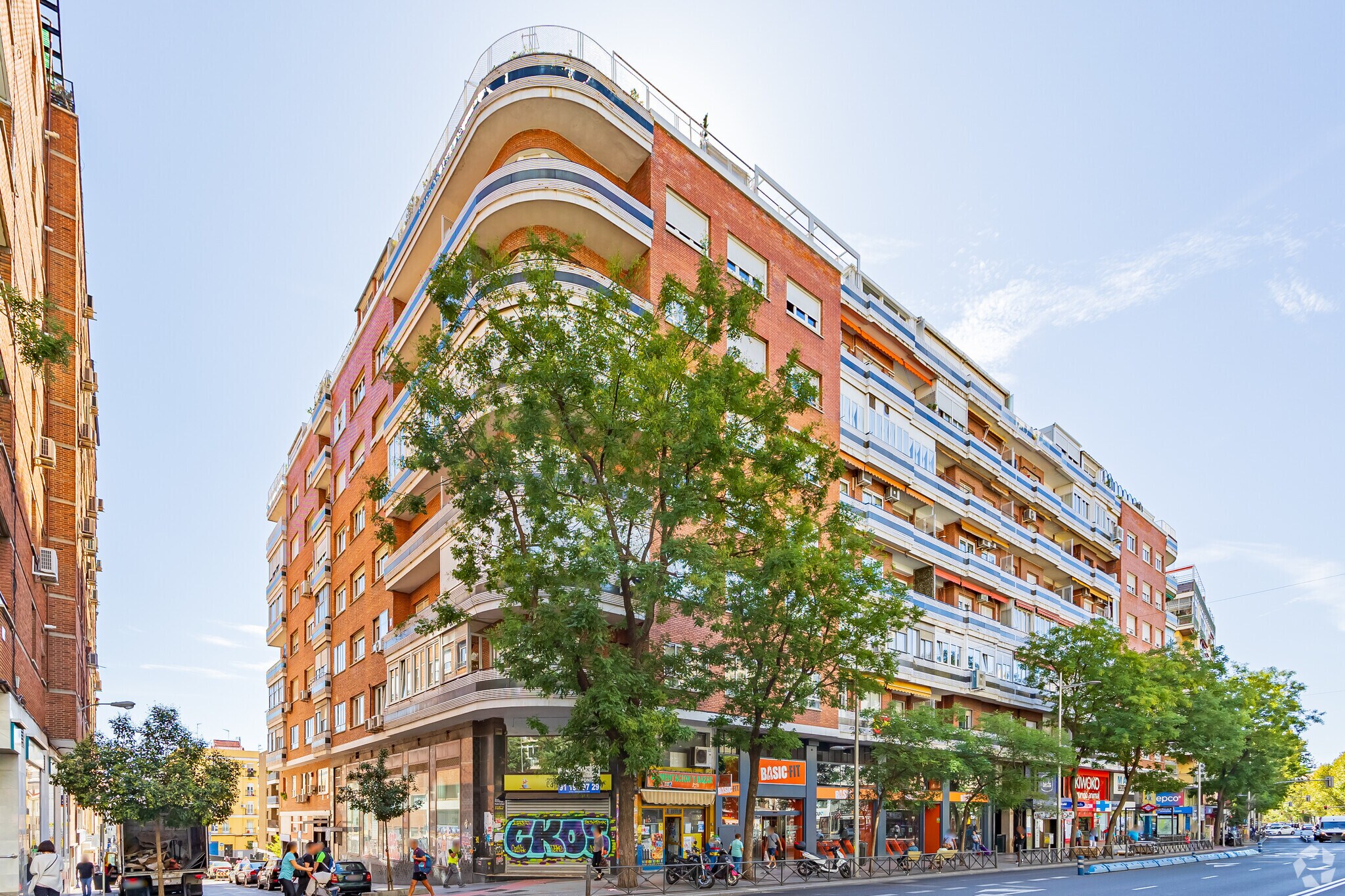 Immeuble residentiel dans Madrid, Madrid à vendre Photo de l’immeuble– Image 1 sur 3