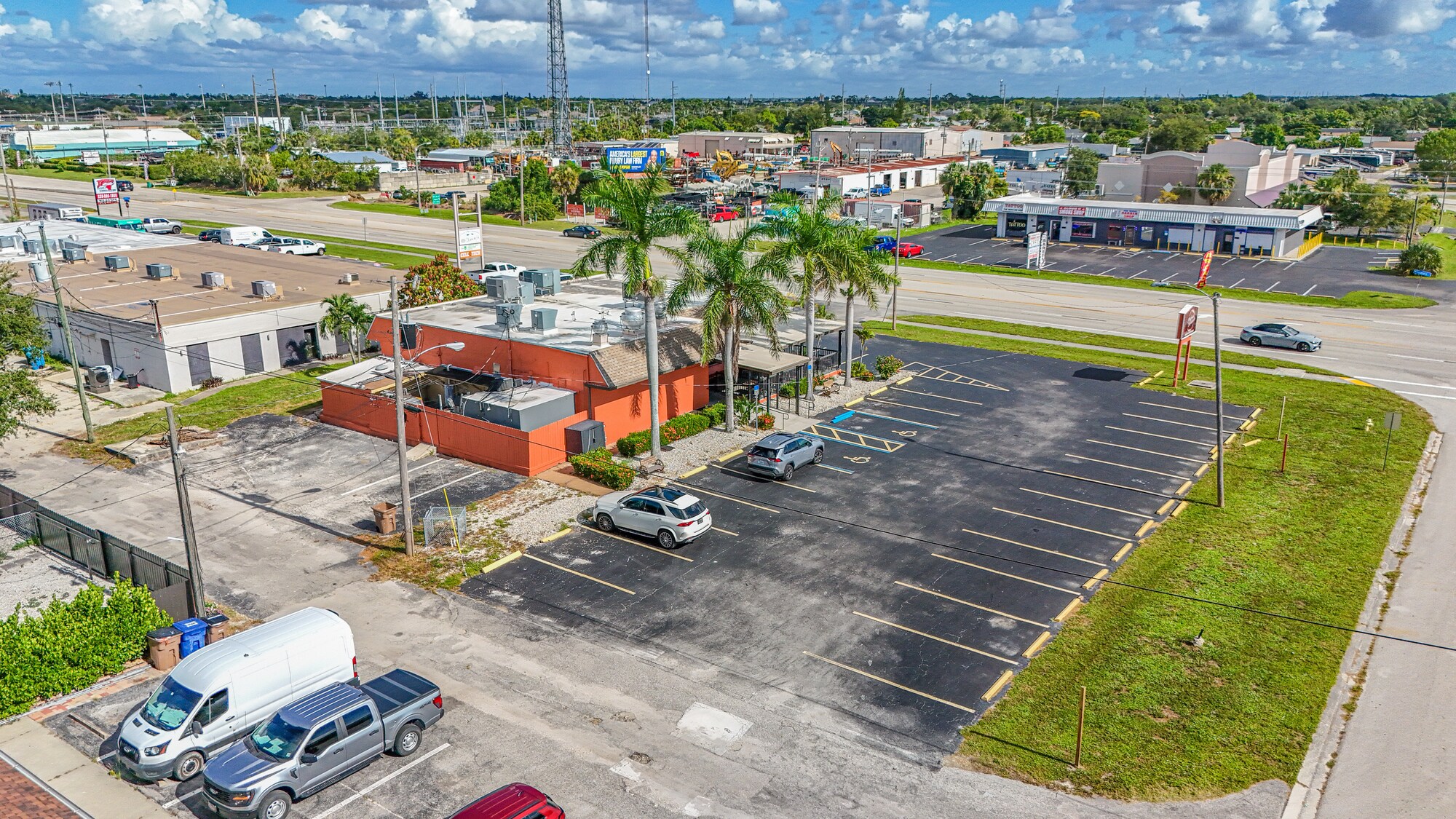 4400 Hancock Bridge Pky, North Fort Myers, FL à louer Photo de l’immeuble– Image 1 sur 28
