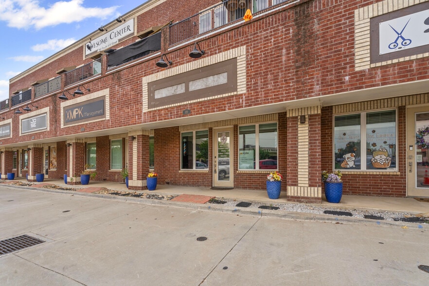 251 S Mill St, Lewisville, TX à vendre - Photo de l’immeuble – Image 2 sur 17