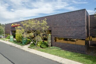 Plus de détails pour 200-225 N Center Dr, North Brunswick, NJ - Local d'activités à louer
