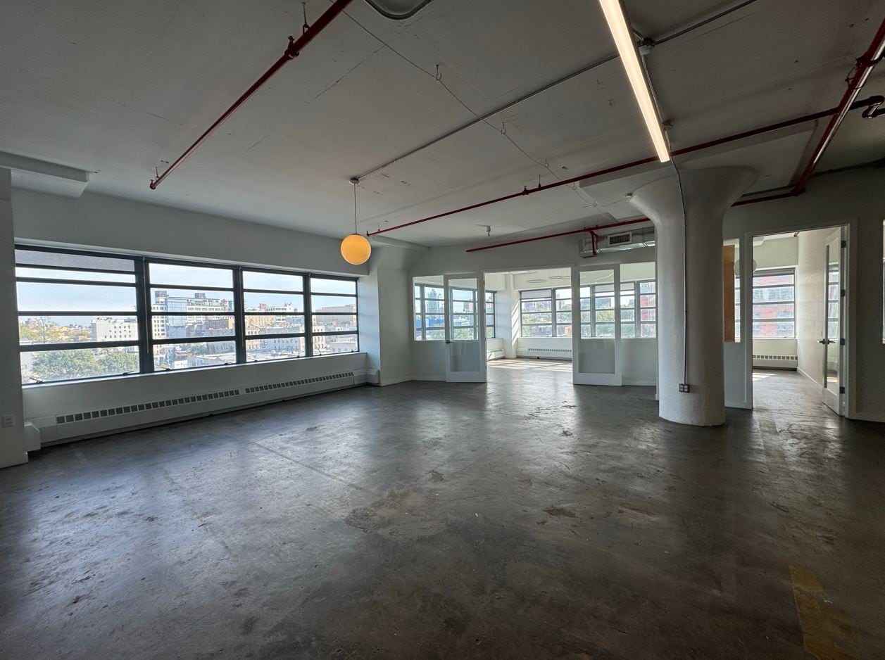 141 Flushing Ave, Brooklyn, NY à louer Photo intérieure– Image 1 sur 2