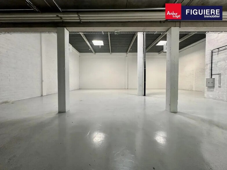 Chemin De La Bastide Blanche, Vitrolles à louer - Photo de l’immeuble – Image 3 sur 8