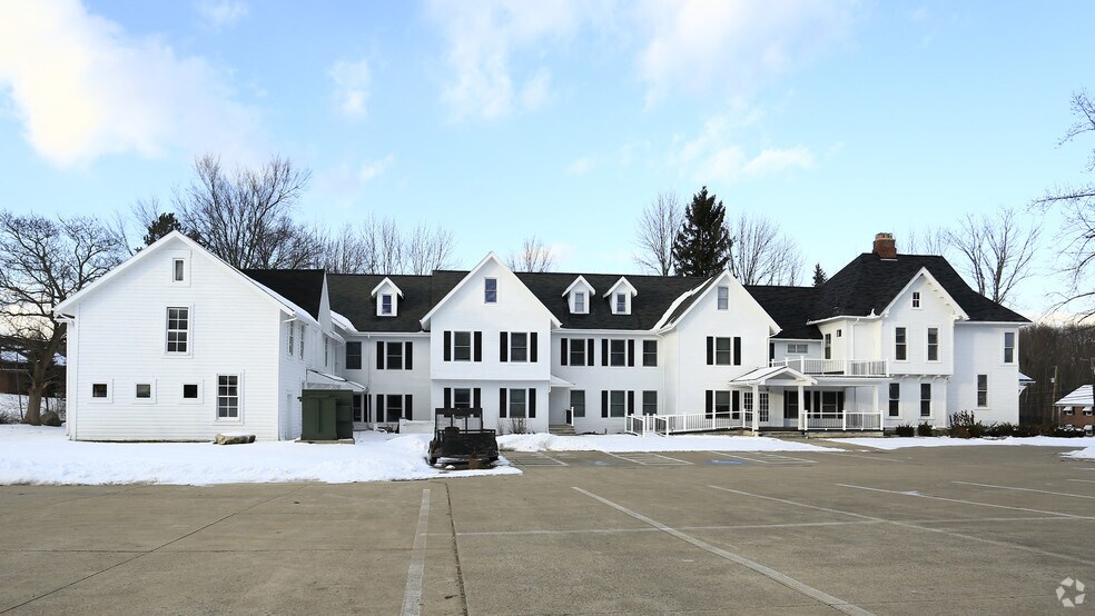 33-35 N Chillicothe Rd, Aurora, OH à louer - Photo de l’immeuble – Image 2 sur 5