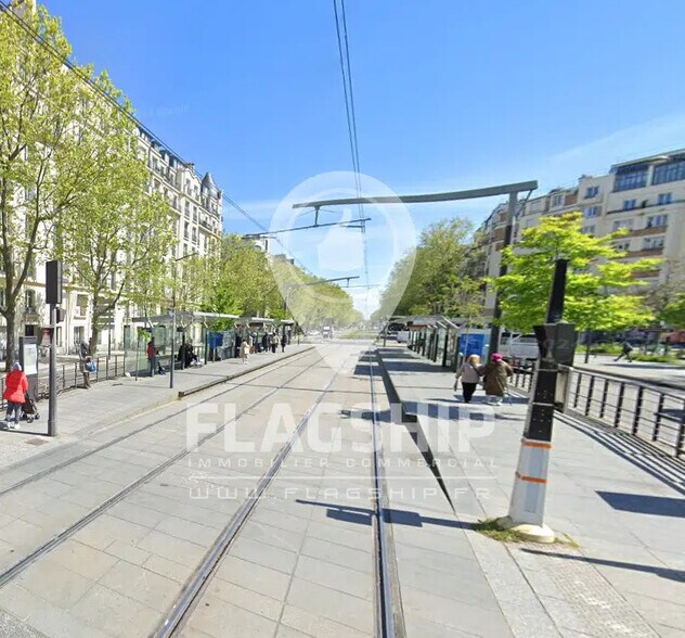 Local commercial dans Paris à louer - Photo de l’immeuble – Image 2 sur 2