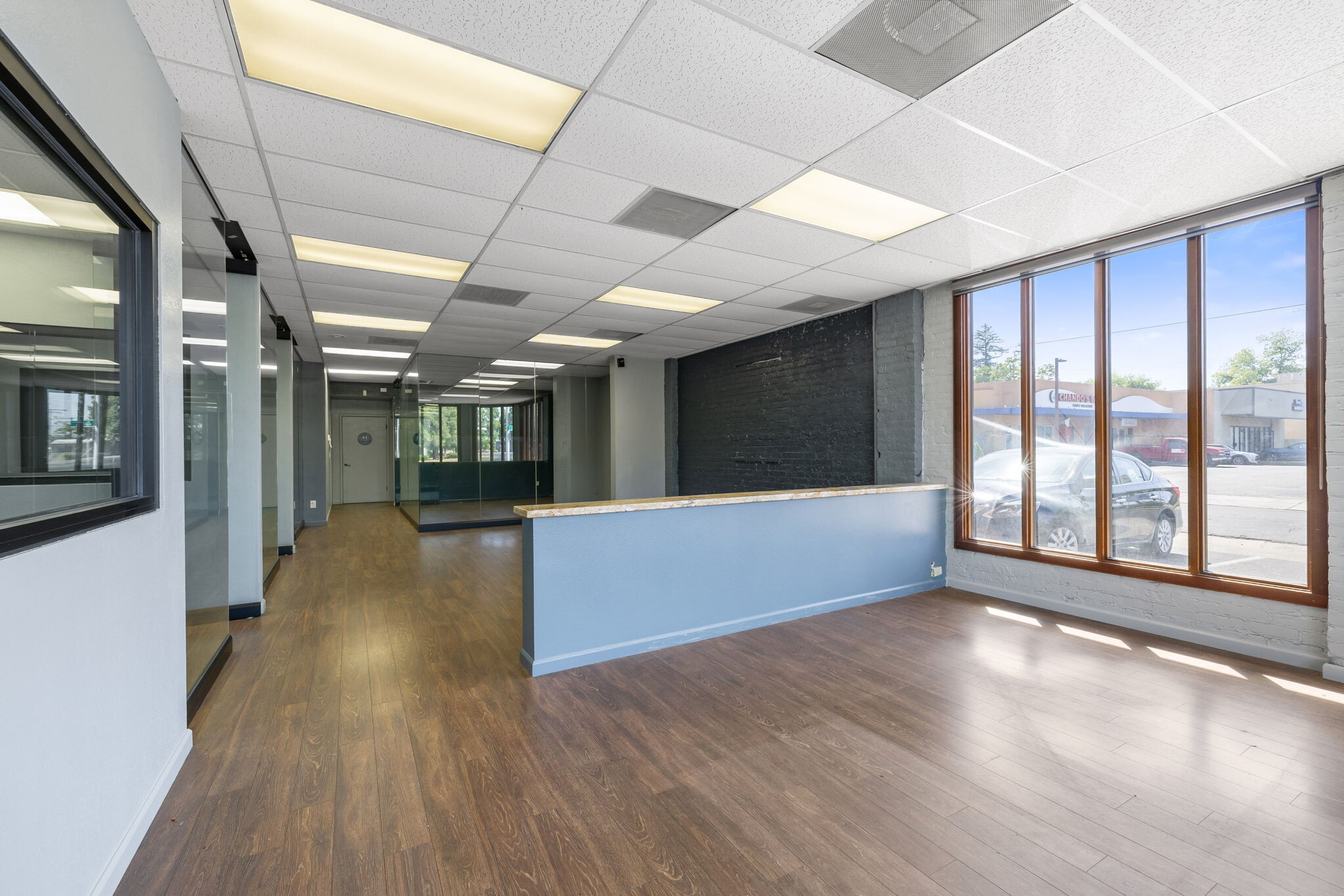 5700 J St, Sacramento, CA à louer Photo de l’immeuble– Image 1 sur 6