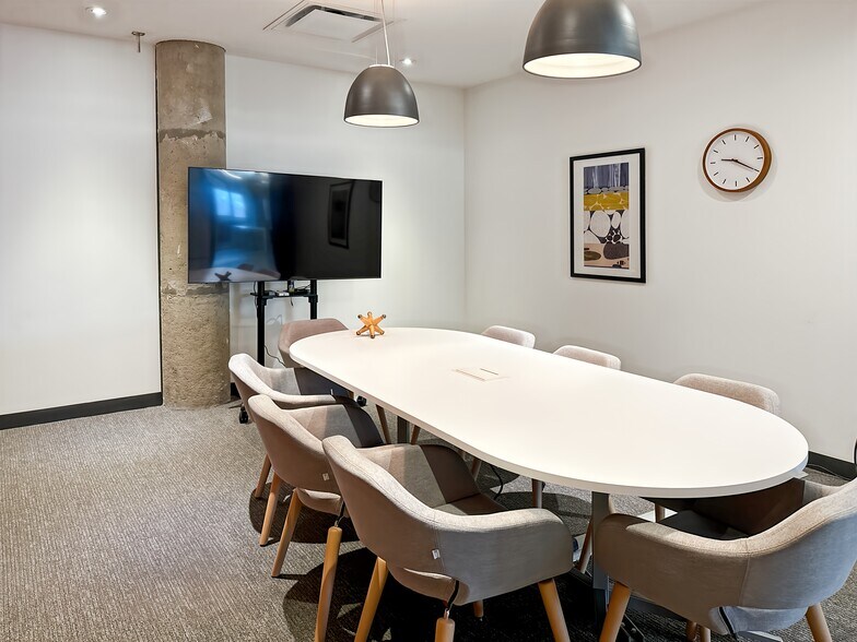 235 Carlaw Ave, Toronto, ON à louer - Photo intérieure – Image 2 sur 19