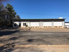 2107 Broussard St, Tyler, TX à louer Photo de l’immeuble– Image 1 sur 6