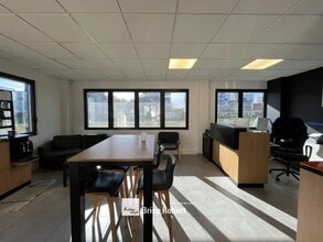 73 Rue Mathieu Dussurgey, Saint-Fons à louer Photo intérieure– Image 1 sur 4