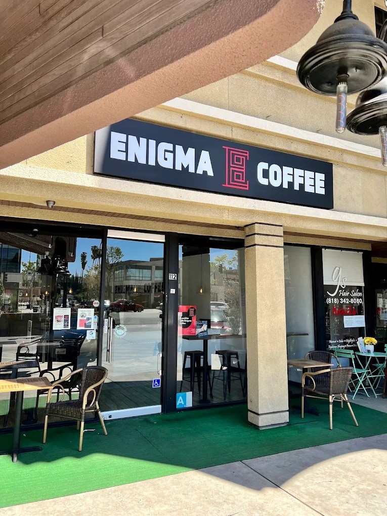 18645-18663 Ventura Blvd, Tarzana, CA à louer Photo intérieure– Image 1 sur 10