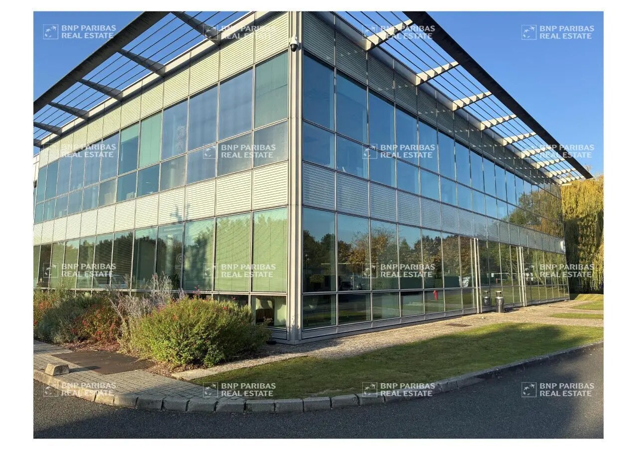 Bureau dans Roissy-en-France à louer Photo de l’immeuble– Image 1 sur 11