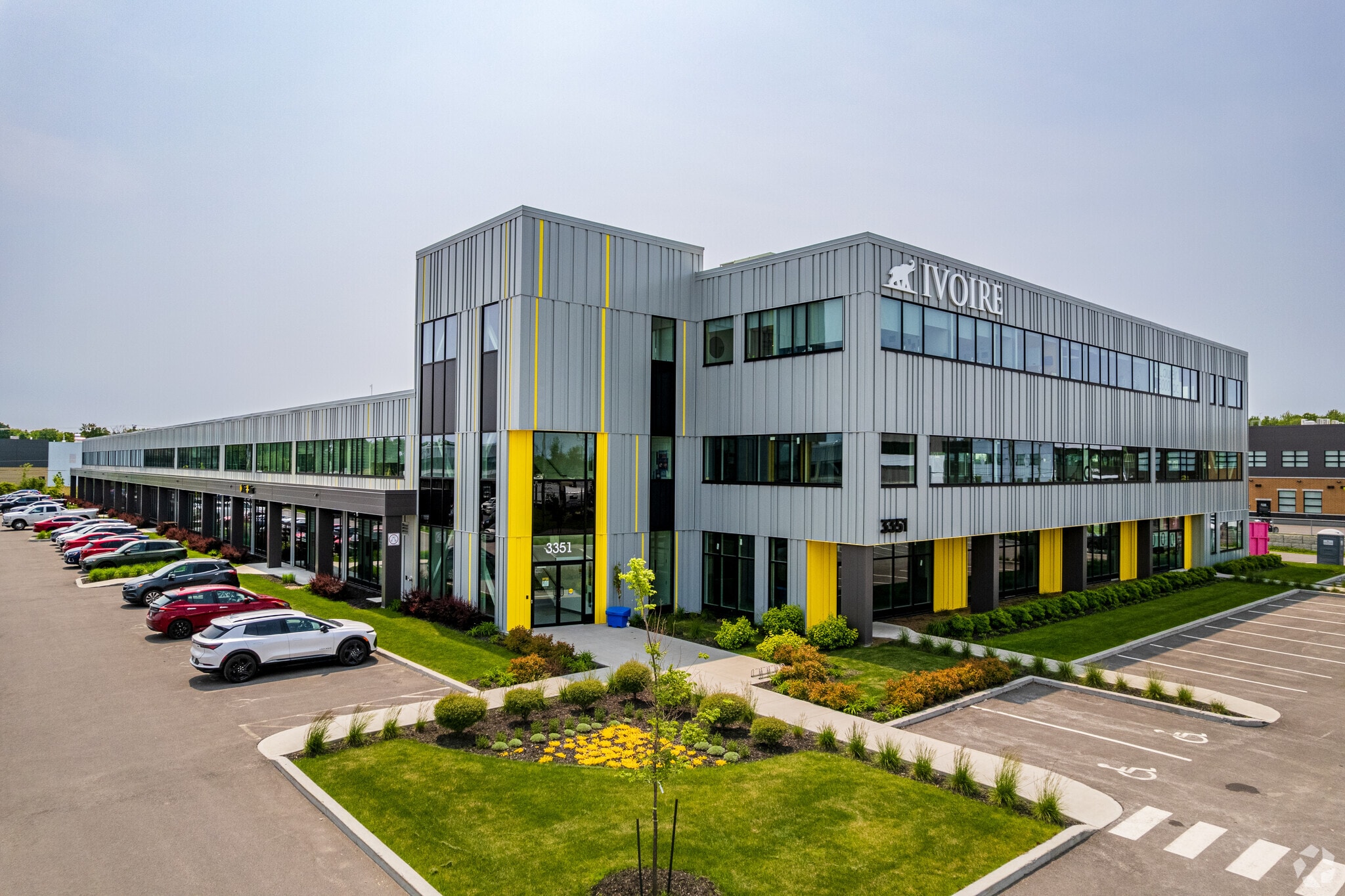 3351 Av De La Gare, Mascouche, QC à louer Photo principale– Image 1 sur 7
