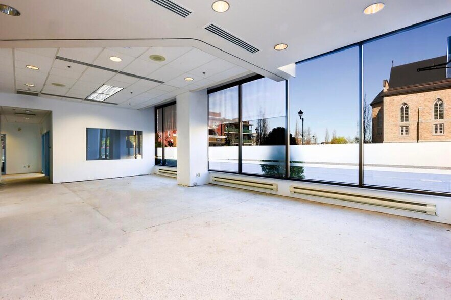 150 Rue Marchand, Drummondville, QC à louer - Photo de l’immeuble – Image 3 sur 8