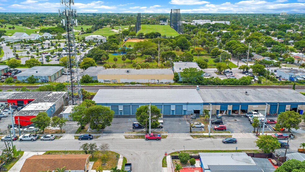 7033 N Norton Ave, West Palm Beach, FL à vendre - Photo de l’immeuble – Image 3 sur 16