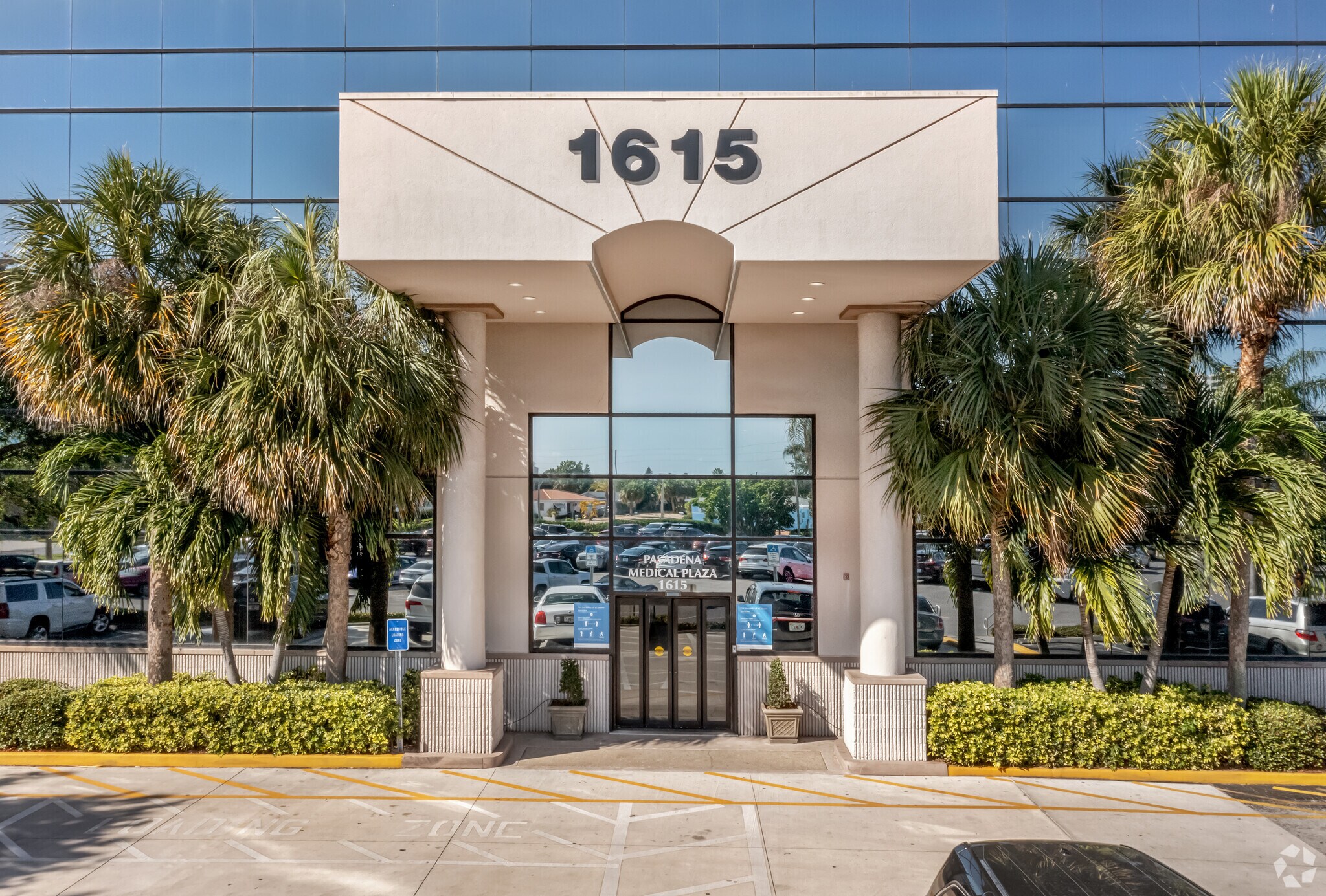1615 Pasadena Ave S, Saint Petersburg, FL à louer Photo principale– Image 1 sur 12