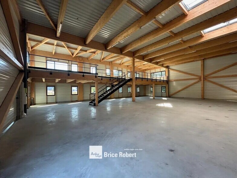 Local d'activités dans Tarare à vendre - Photo intérieure – Image 2 sur 6