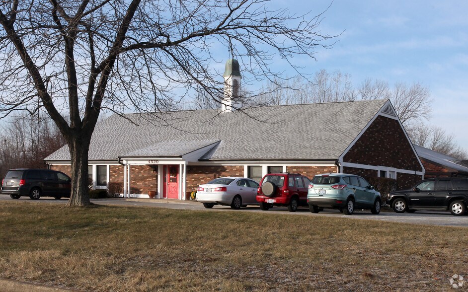 4520 Independence Sq, Indianapolis, IN à vendre - Photo de l’immeuble – Image 2 sur 2