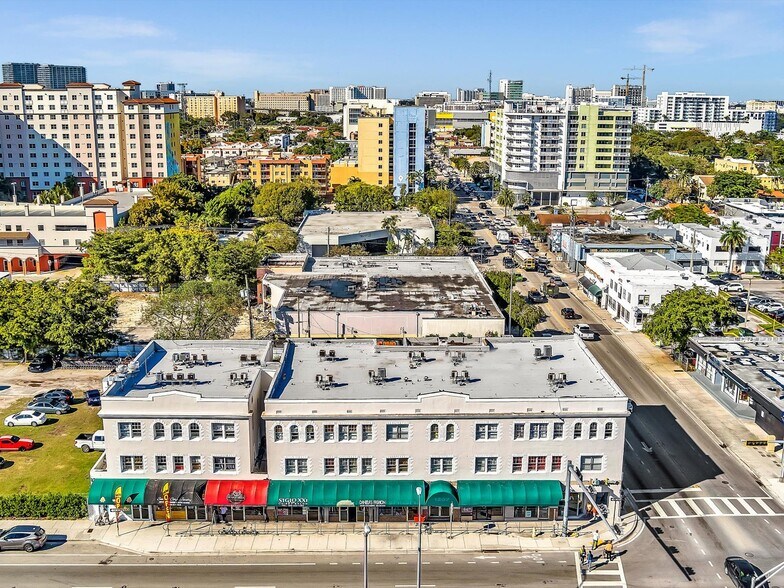 1201-1223 W Flagler St, Miami, FL à louer - Photo de l’immeuble – Image 2 sur 18