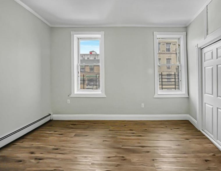 704-706 E 183rd St, Bronx, NY à vendre - Photo intérieure – Image 3 sur 20