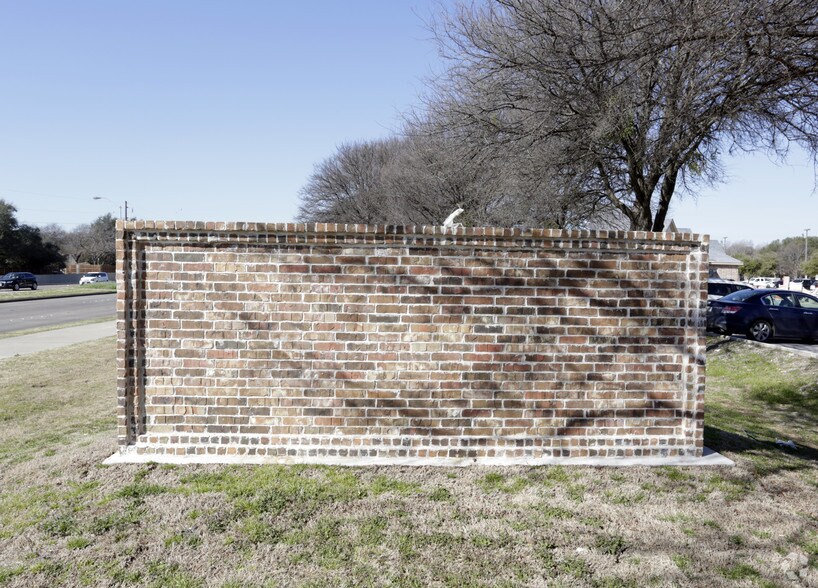 1070 W Campbell Rd, Richardson, TX à louer - Photo de l’immeuble – Image 3 sur 4