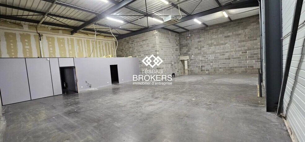 Local commercial dans COURNON-D'AUVERGNE à louer - Photo intérieure – Image 3 sur 11