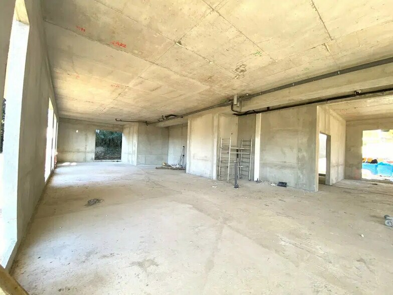 Bureau dans Cagnes-sur-Mer à vendre - Photo de l’immeuble – Image 2 sur 7