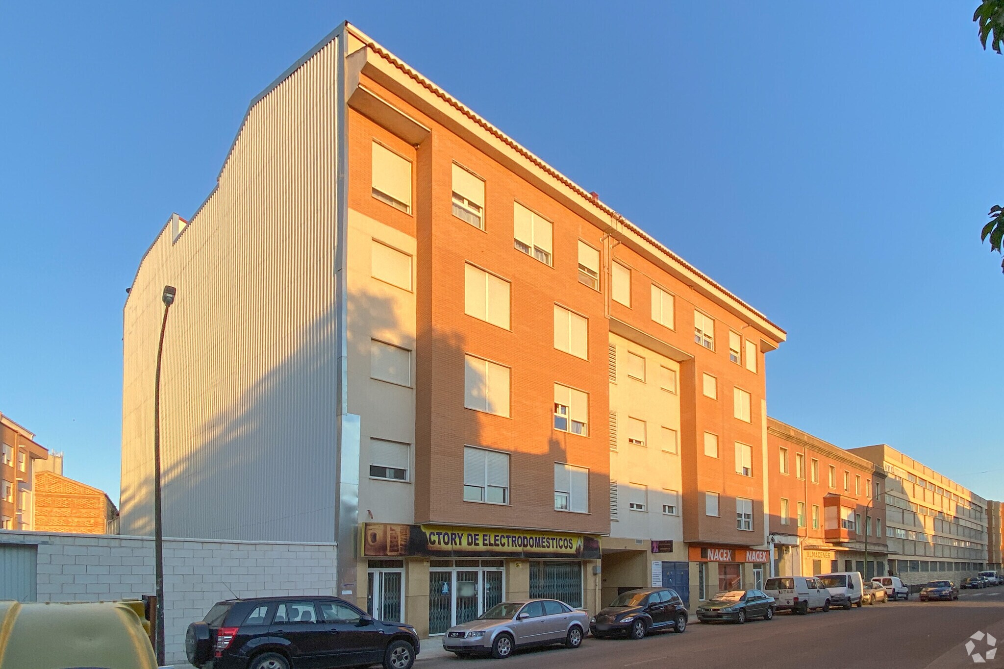 Immeuble residentiel dans Tarancón, Cuenca à vendre Photo principale– Image 1 sur 3