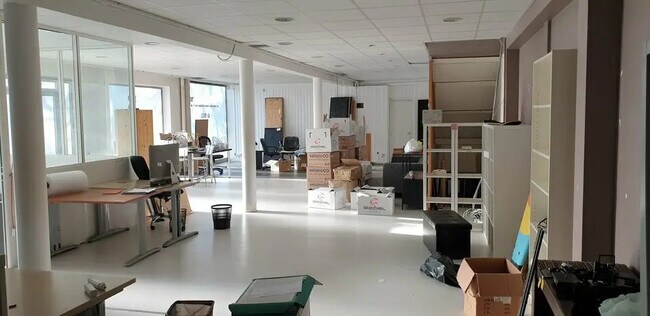Plus de détails pour Local commercial à vendre