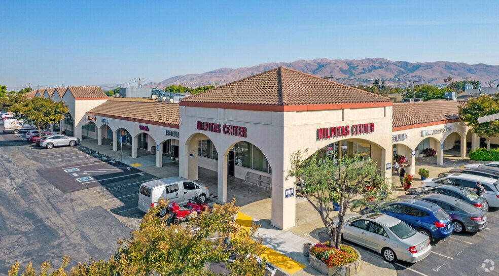 301 W Calaveras Blvd, Milpitas, CA à louer - Photo de l’immeuble – Image 2 sur 28